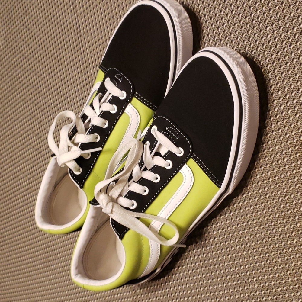 Vans "Off the wall" size 7 youth black and green sneakers